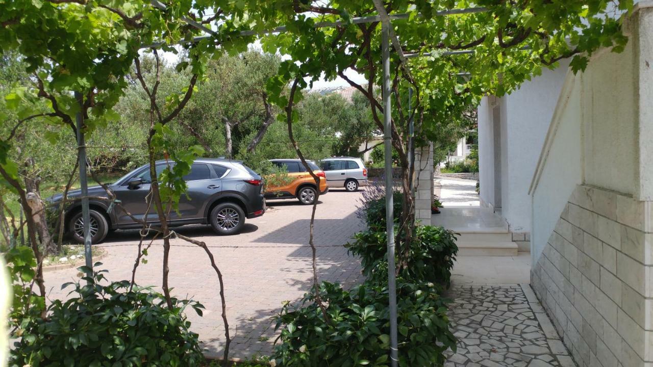 Apartments Dora Banjol Exterior foto